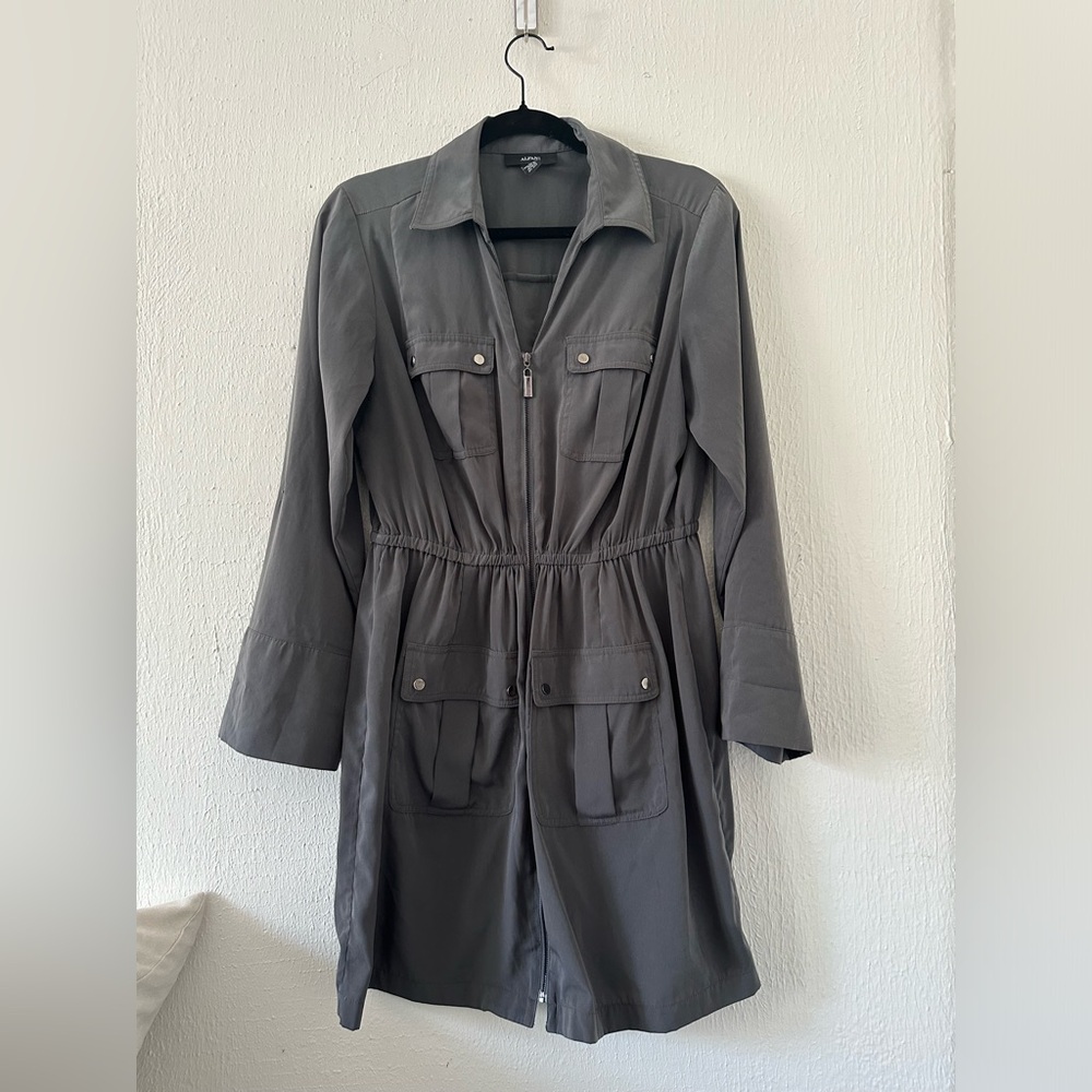Alfani Size 10  shiny Grey zip up Dress with Pockets and Snap up sleeves